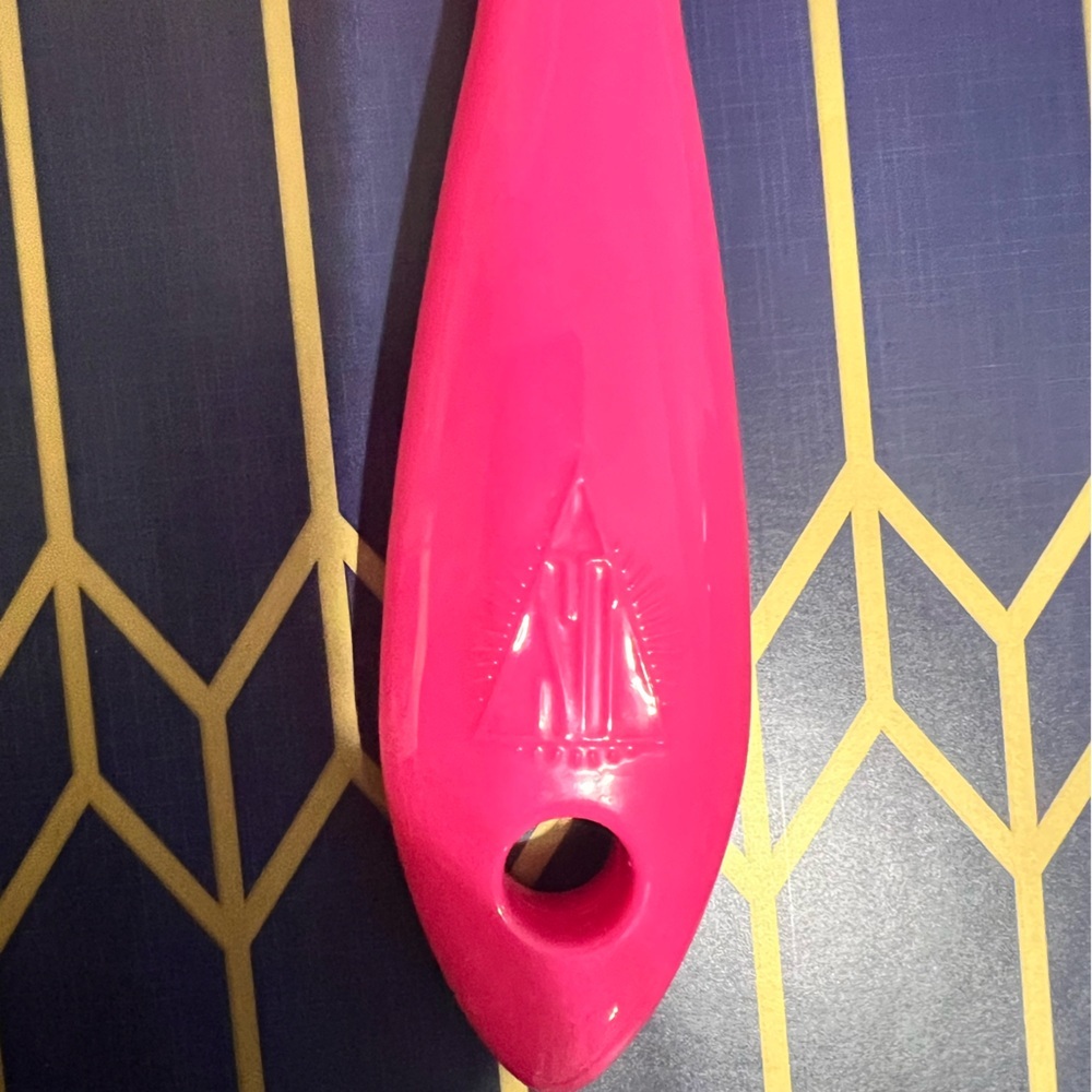 Jeffree Star Pink Pig Shaped Hand Mirror - Picture 3 of 6
